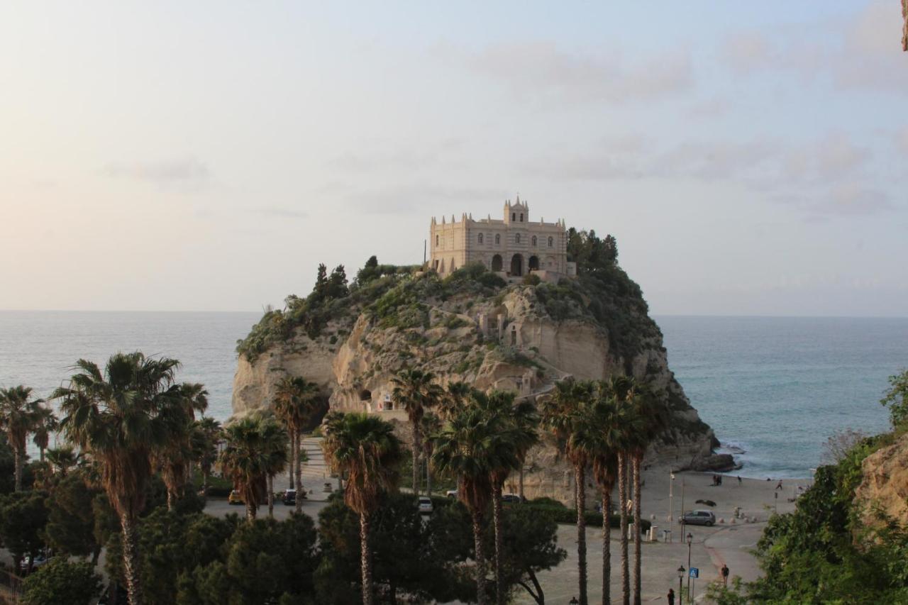 Don Francisco Rooms - Tropea Εξωτερικό φωτογραφία
